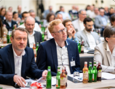 Regelmäßige Tagungen